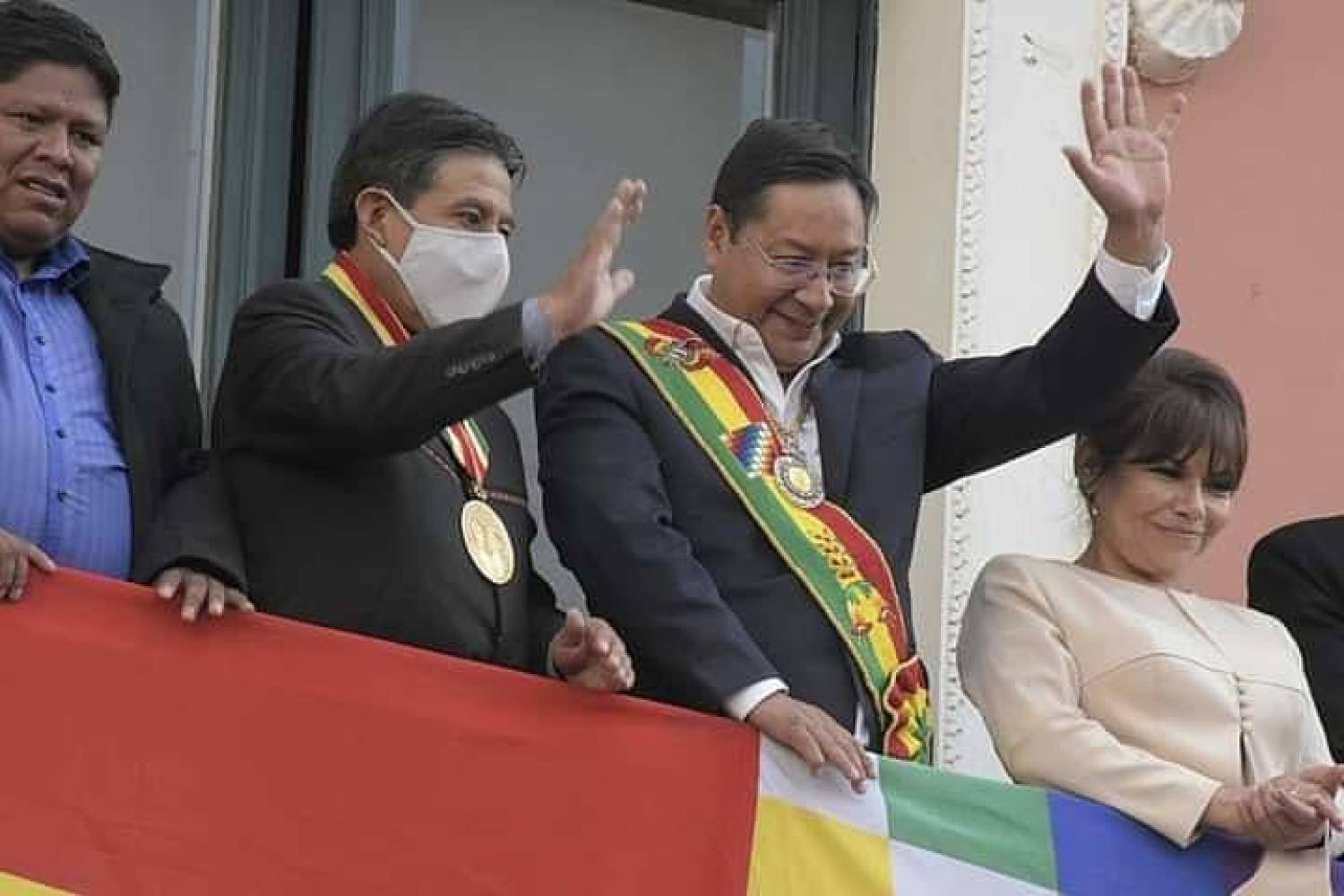 Bolívia cria imposto para os 152 mais ricos do país
