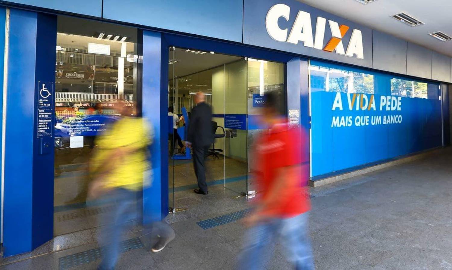 Empregados da Caixa fazem tuitaço contra as metas nesta sexta (19) Empregados da Caixa fazem tuitaço contra as metas nesta sexta (19)