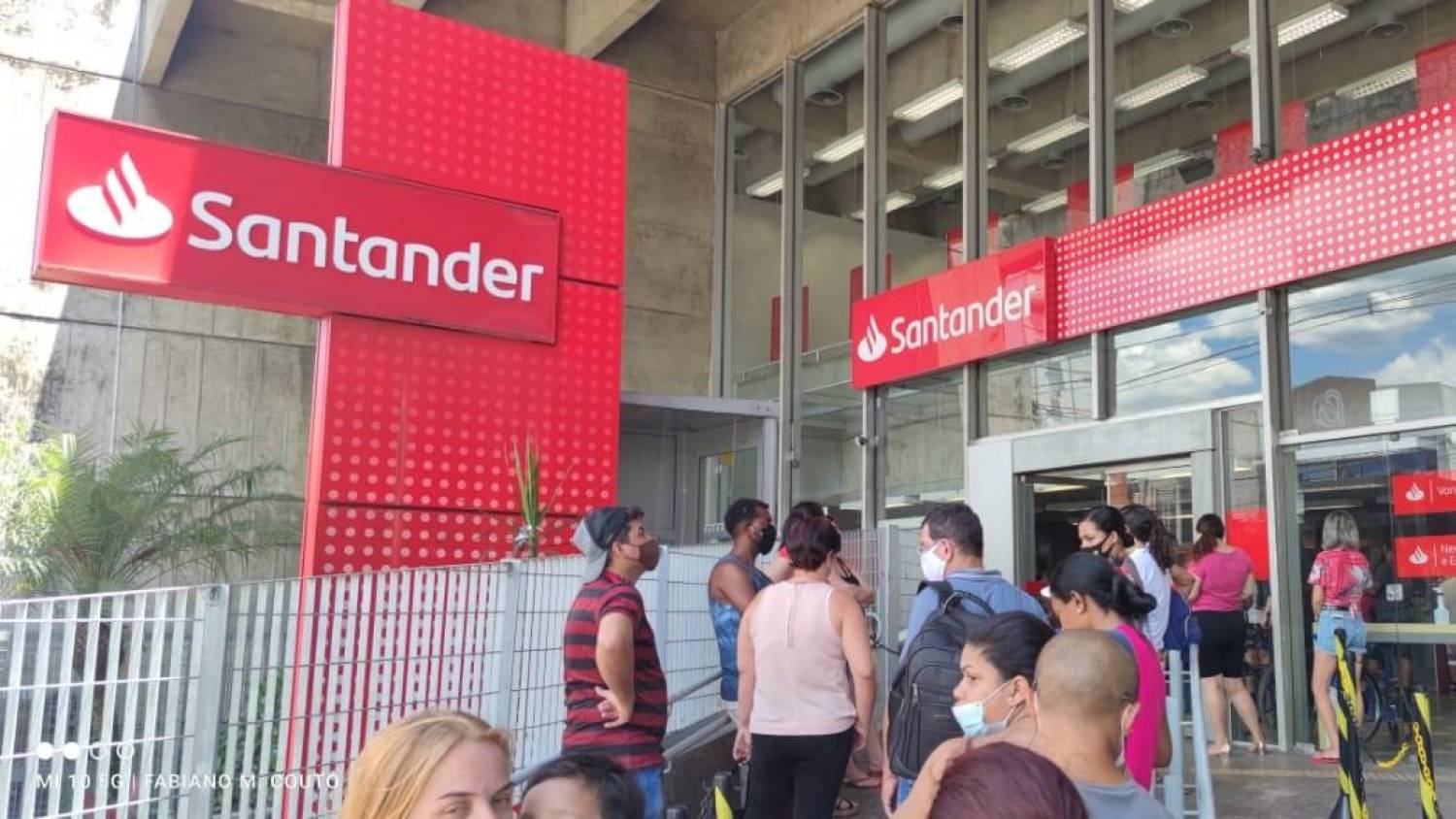 Santander: assembleia dos funcionários prorrogação de banco de horas Santander: assembleia dos funcionários prorrogação de banco de horas
