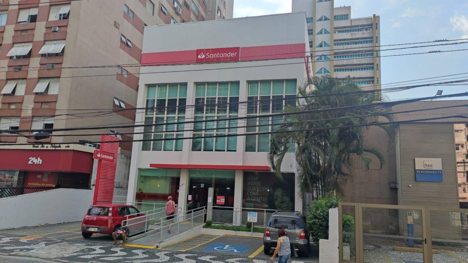 Denúncias no “lockdown”: agências do Santander que convocam ao trabalho Denúncias no “lockdown”: agências do Santander que convocam ao trabalho