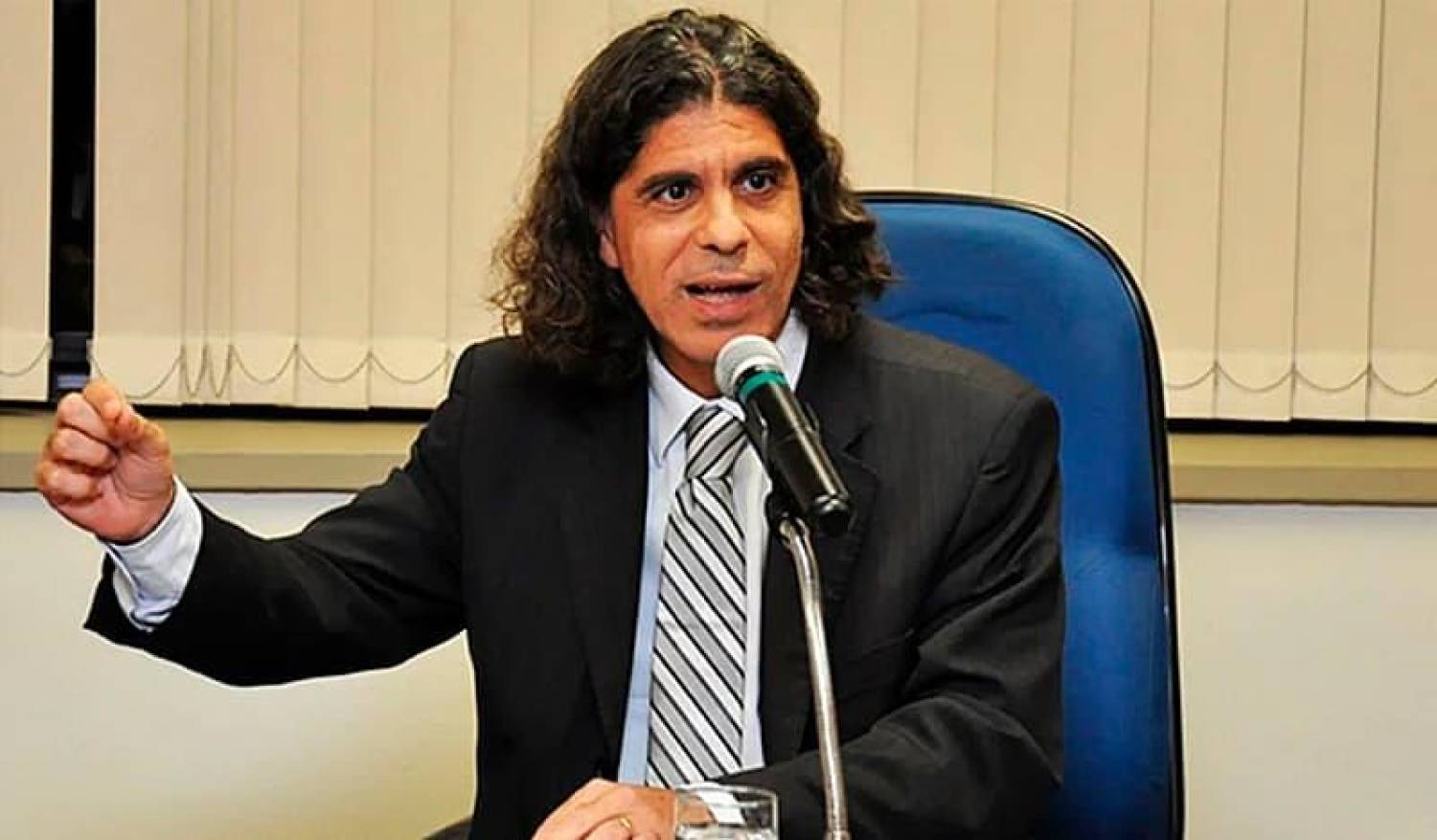 Governo vê covid como oportunidade para aprofundar projetos neoliberais Governo vê covid como oportunidade para aprofundar projetos neoliberais