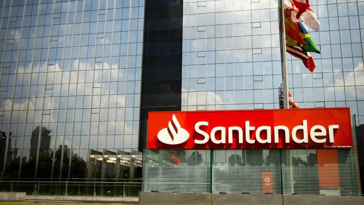 PABs do Santander estão atendendo internamente burlando o lockdown