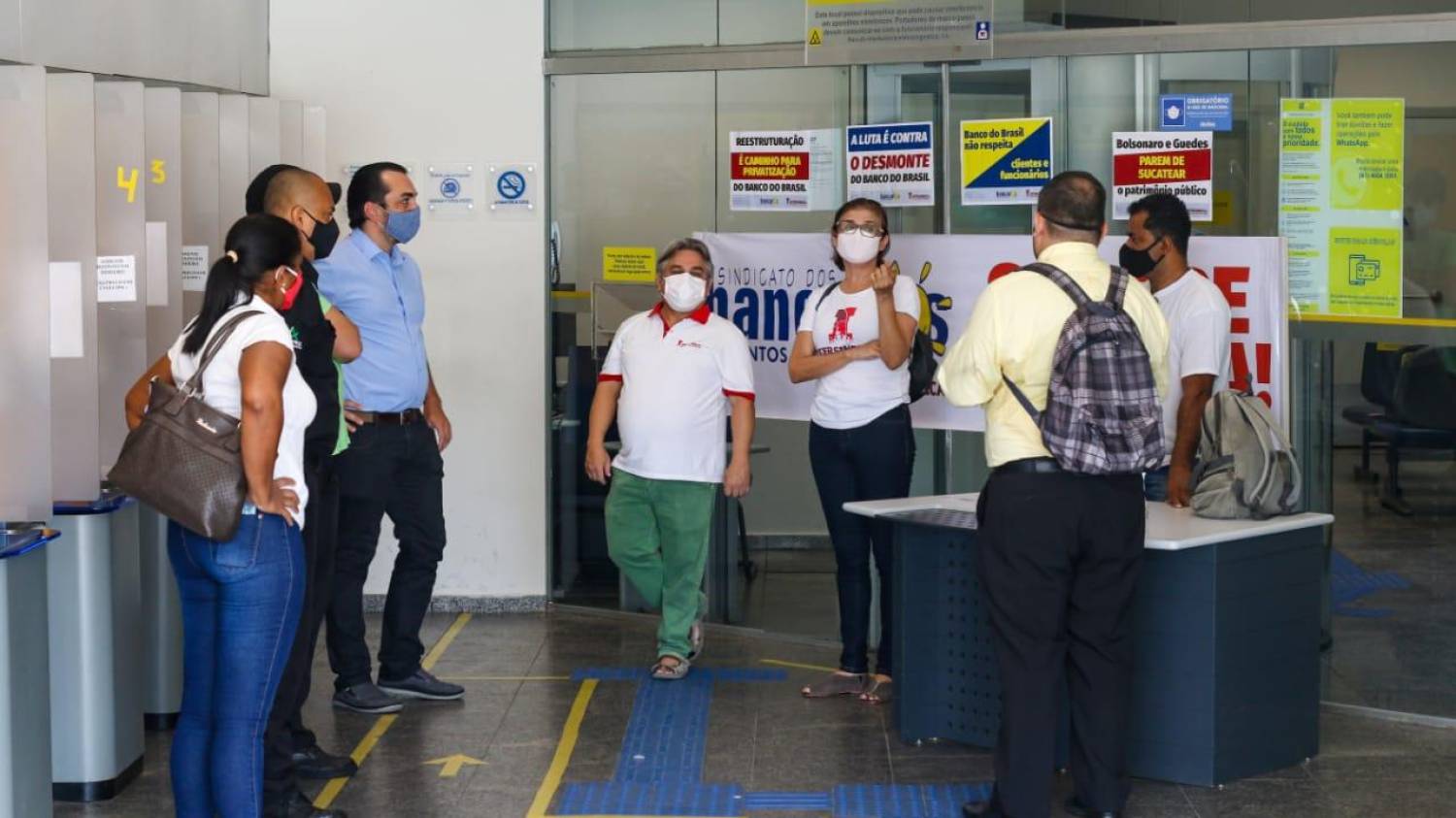 Banco do Brasil descumpre liminar e não paga gratificação de caixa Banco do Brasil descumpre liminar e não paga gratificação de caixa