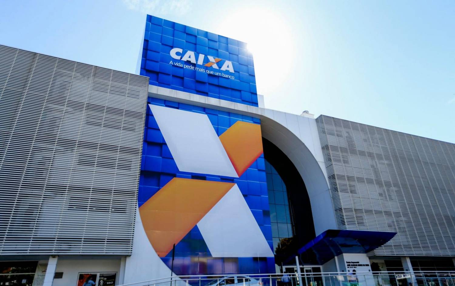 Bolsonaro e Guedes confirmam abertura de capital da Caixa Seguridade Bolsonaro e Guedes confirmam abertura de capital da Caixa Seguridade