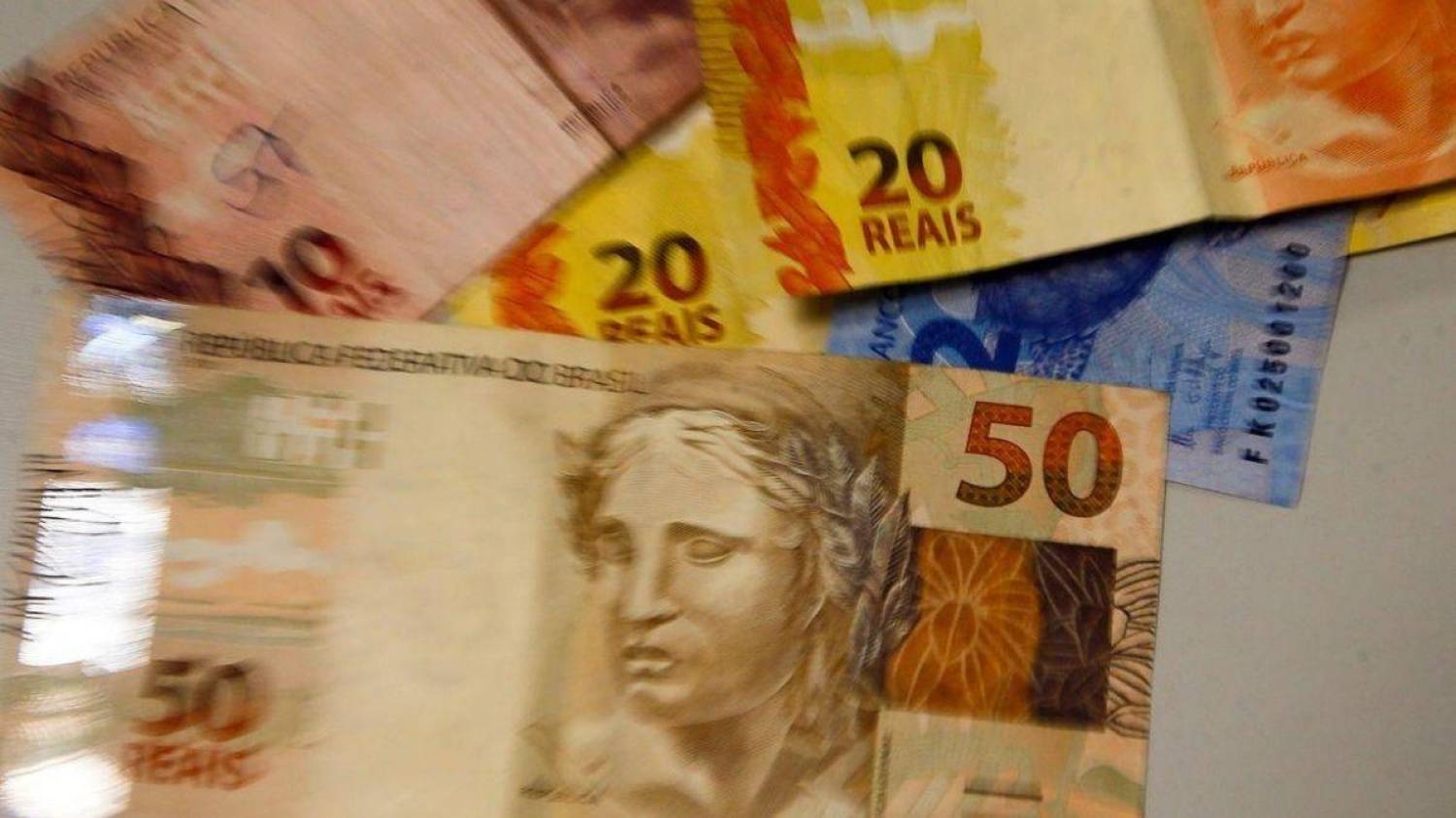 Acordo Coletivo por 2 anos garante aumento acima da inflação aos bancários Acordo Coletivo por 2 anos garante aumento acima da inflação aos bancários