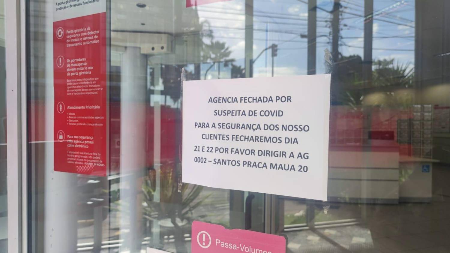 Santos: funcionária do Santander trabalhava com sintomas de Covid Santos: funcionária do Santander trabalhava com sintomas de Covid