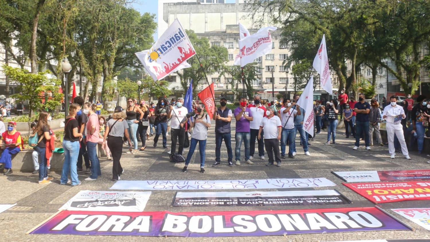 Centrais sindicais divulgam manifesto contra as crises e o desemprego Centrais sindicais divulgam manifesto contra as crises e o desemprego