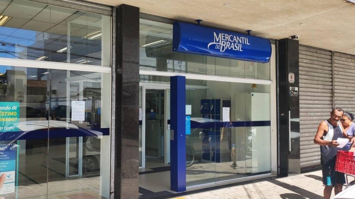 Funcionários do Mercantil criticam retorno presencial sem negociação Funcionários do Mercantil criticam retorno presencial sem negociação