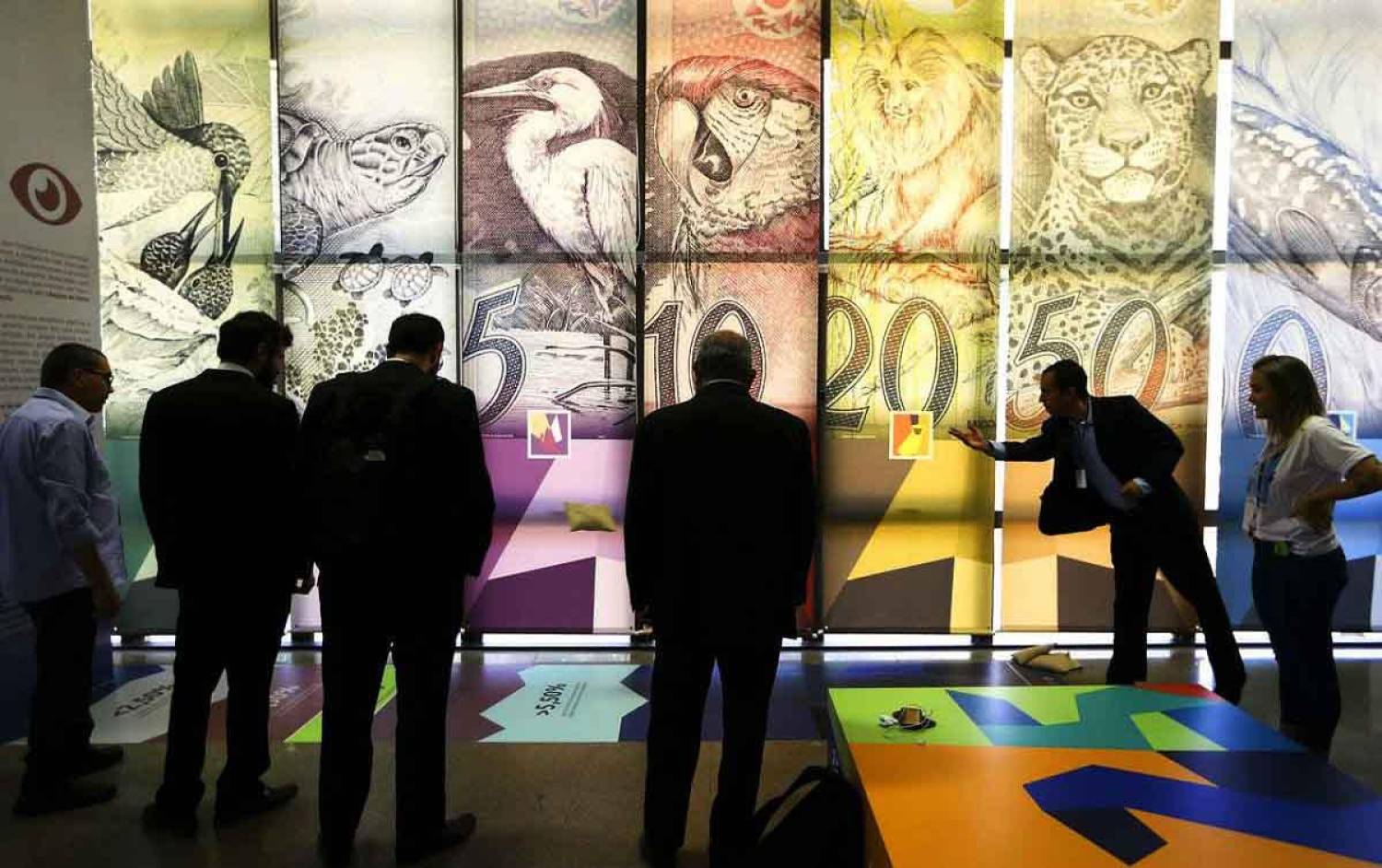 Governo ameaça fundos de pensão e passar seus recursos ao setor financeiro Governo ameaça fundos de pensão e passar seus recursos ao setor financeiro