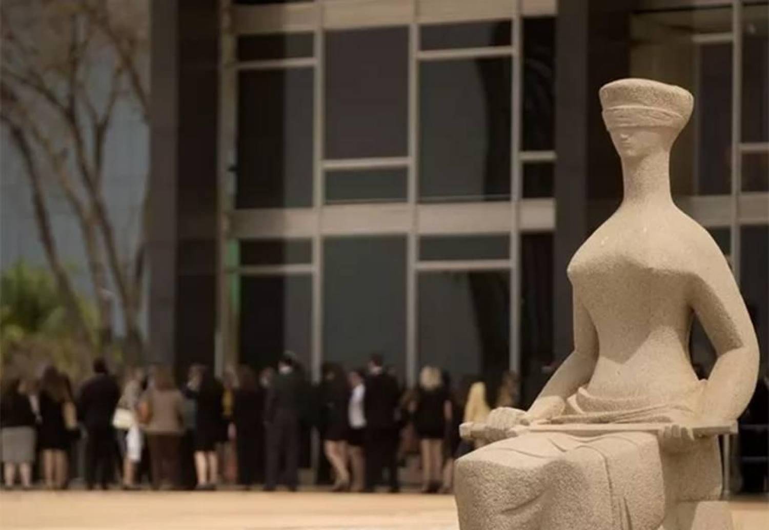 Fux, presidente do STF, vota contra gratuidade da Justiça a trabalhadores Fux, presidente do STF, vota contra gratuidade da Justiça a trabalhadores