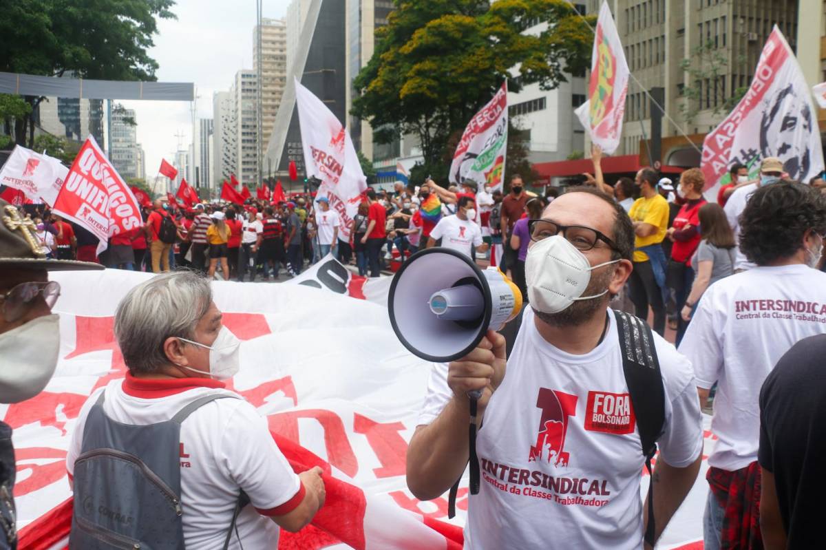 Manifestação, na Paulista, contra Bolsonaro destacam alta do custo de vida