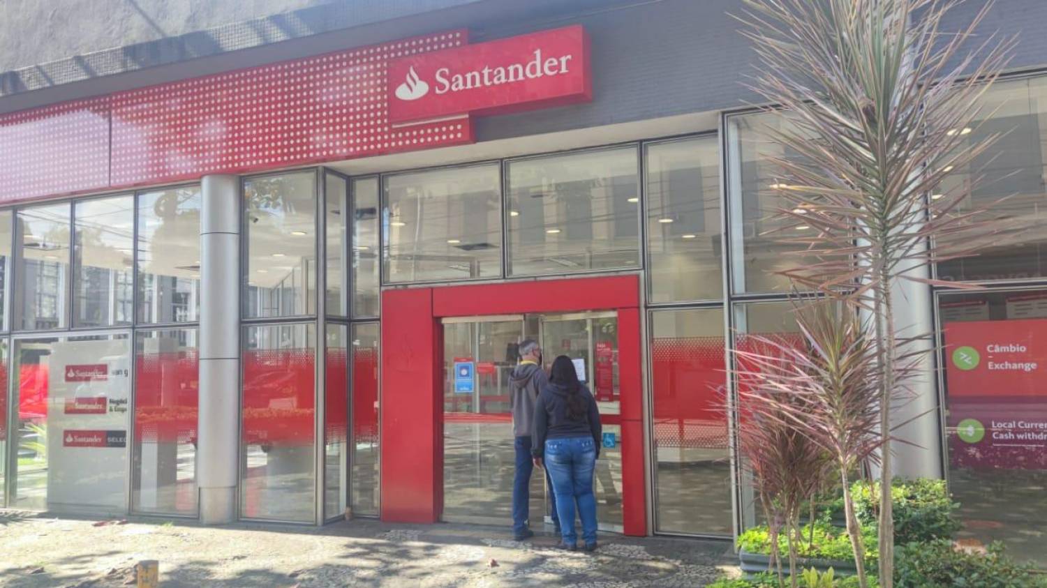 Tuitaço HOJE contra terceirização no Santander
