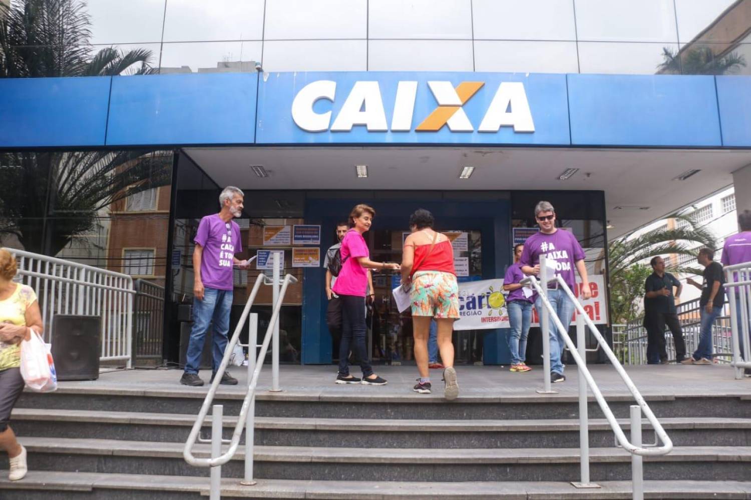 Empregados da Caixa realizam plenária nacional nesta quinta-feira (2) Empregados da Caixa realizam plenária nacional nesta quinta-feira (2)