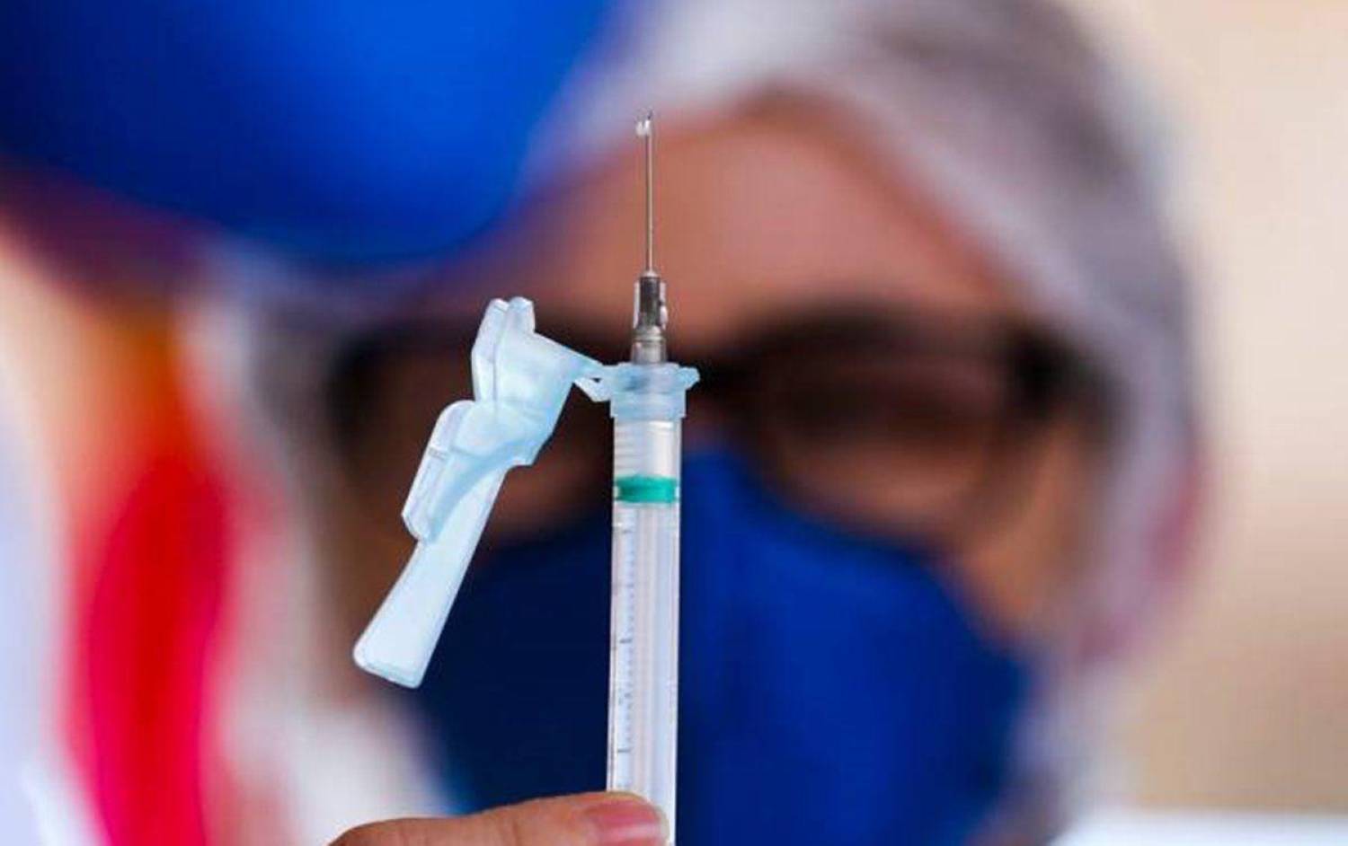 Vacinas conferem proteção adicional a quem já teve covid-19