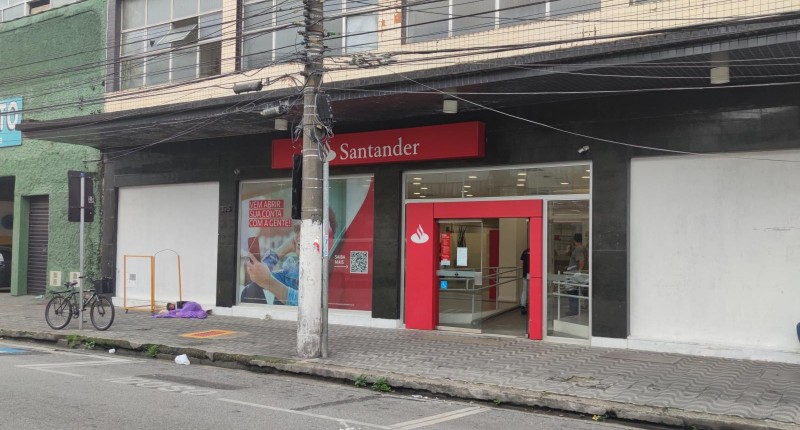 Agência do Santander em Santos com casos de Covid seguia o expediente