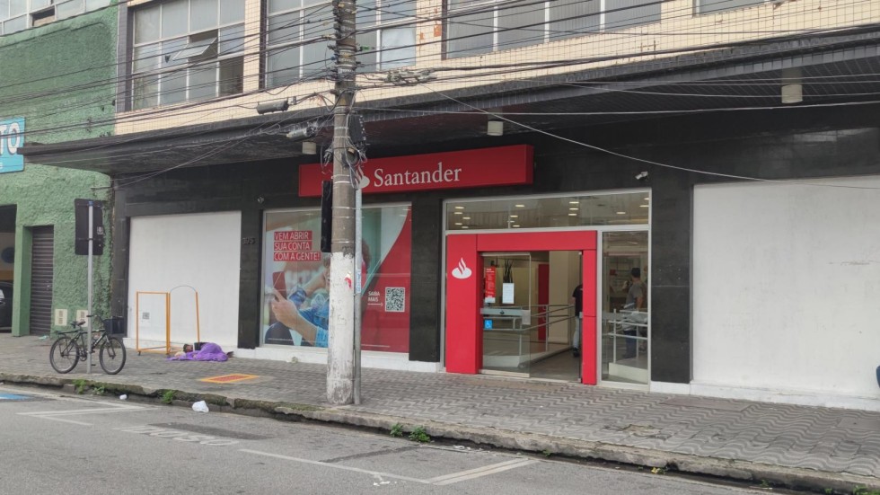[Agência do Santander em Santos com casos de Covid seguia o expediente]