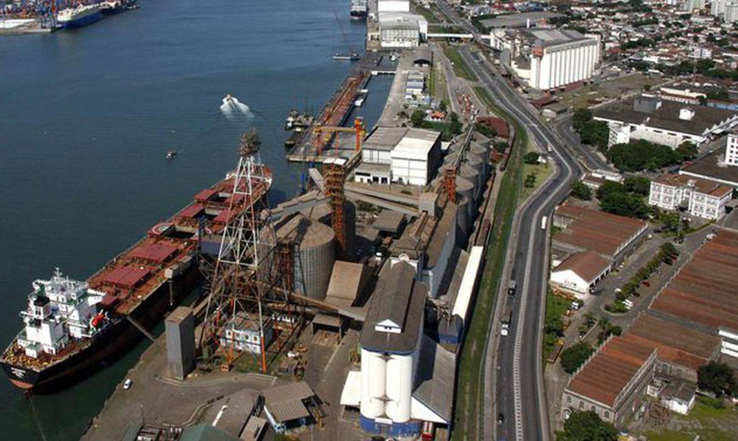 Portuários fazem greve hoje sexta (28) contra a privatização dos portos