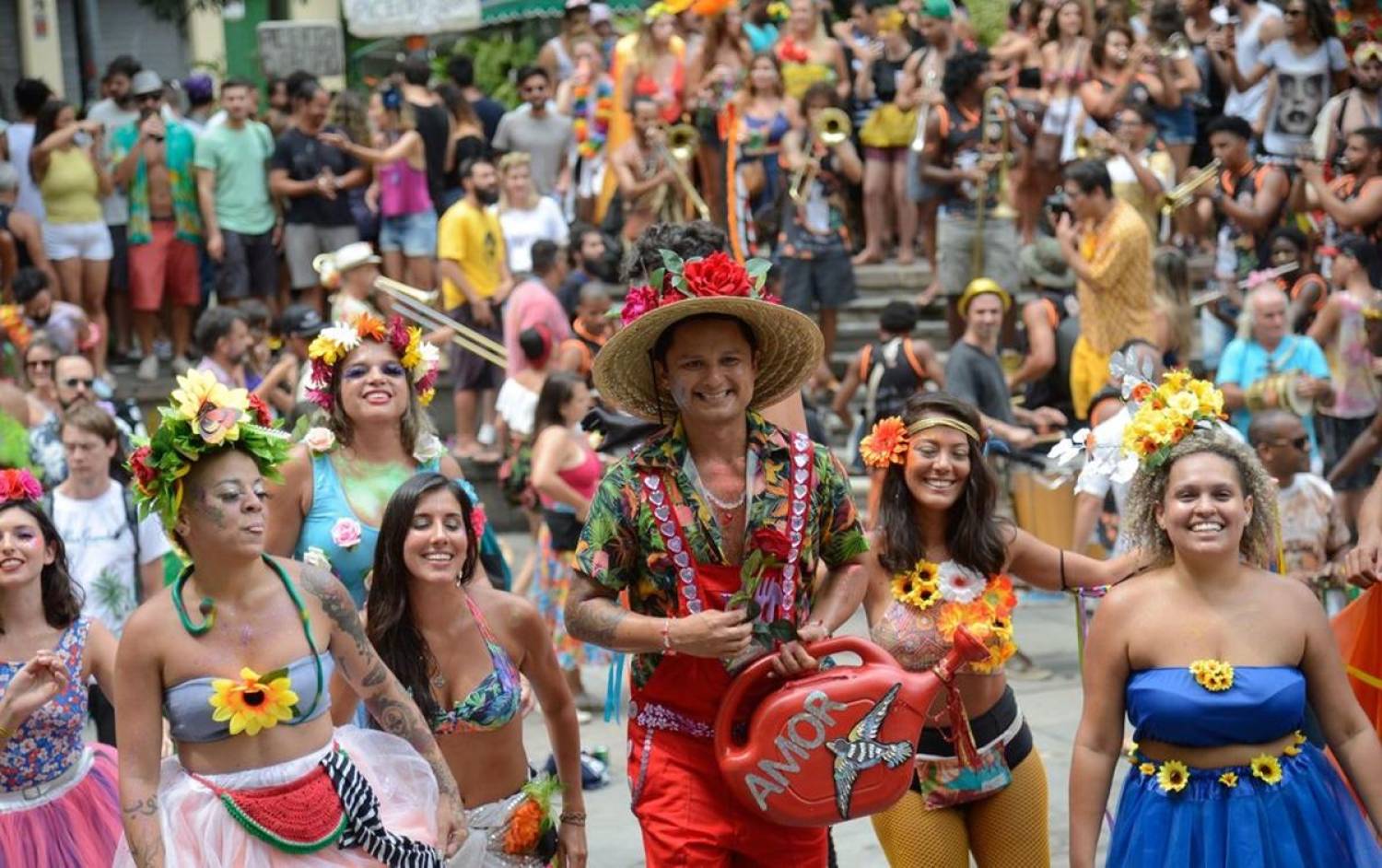 Alerta: Carnaval de rua pode levar a aumento de casos da variante XE Alerta: Carnaval de rua pode levar a aumento de casos da variante XE