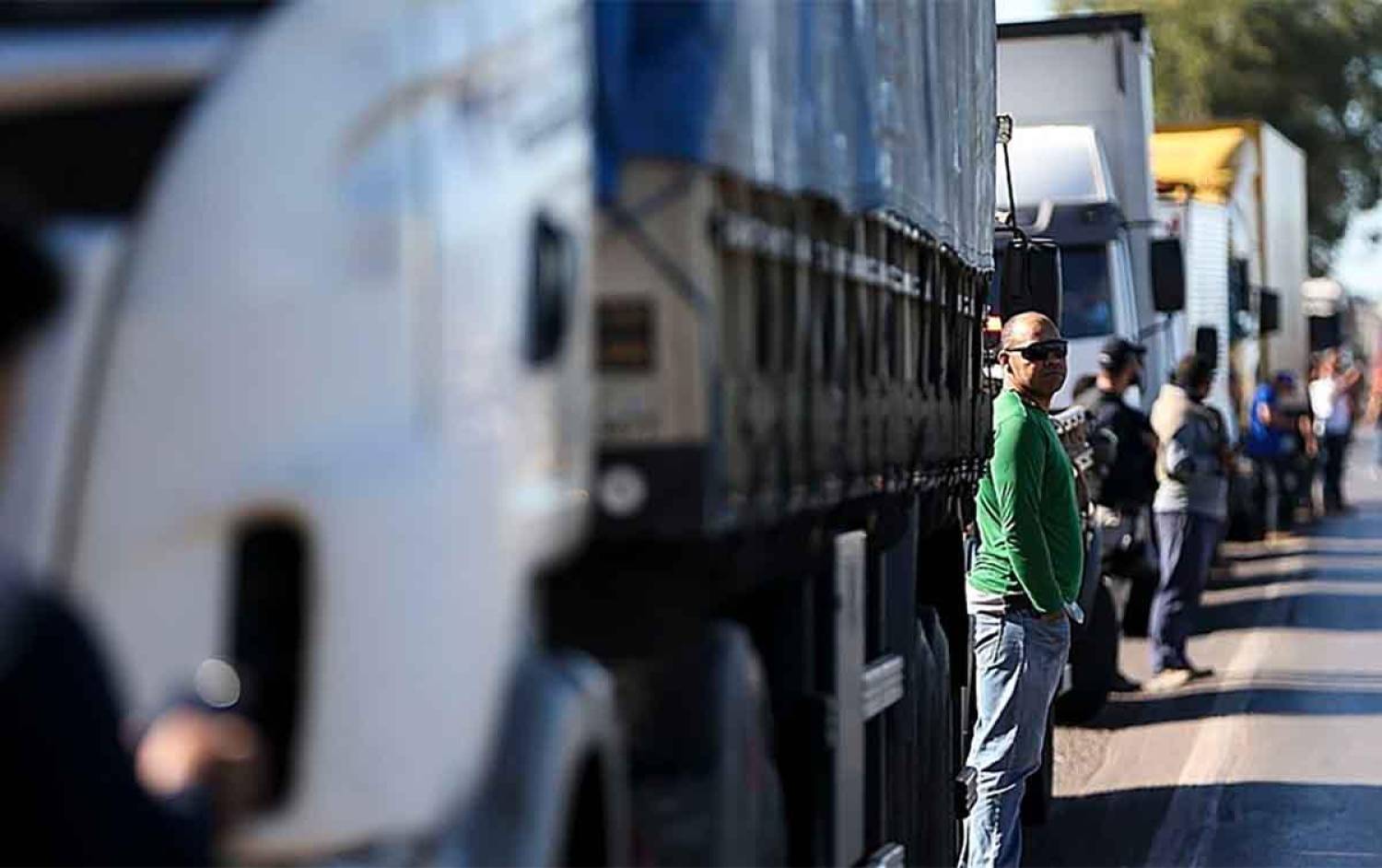 Bolsonaro tira da Ciência para renovar frota de caminhões