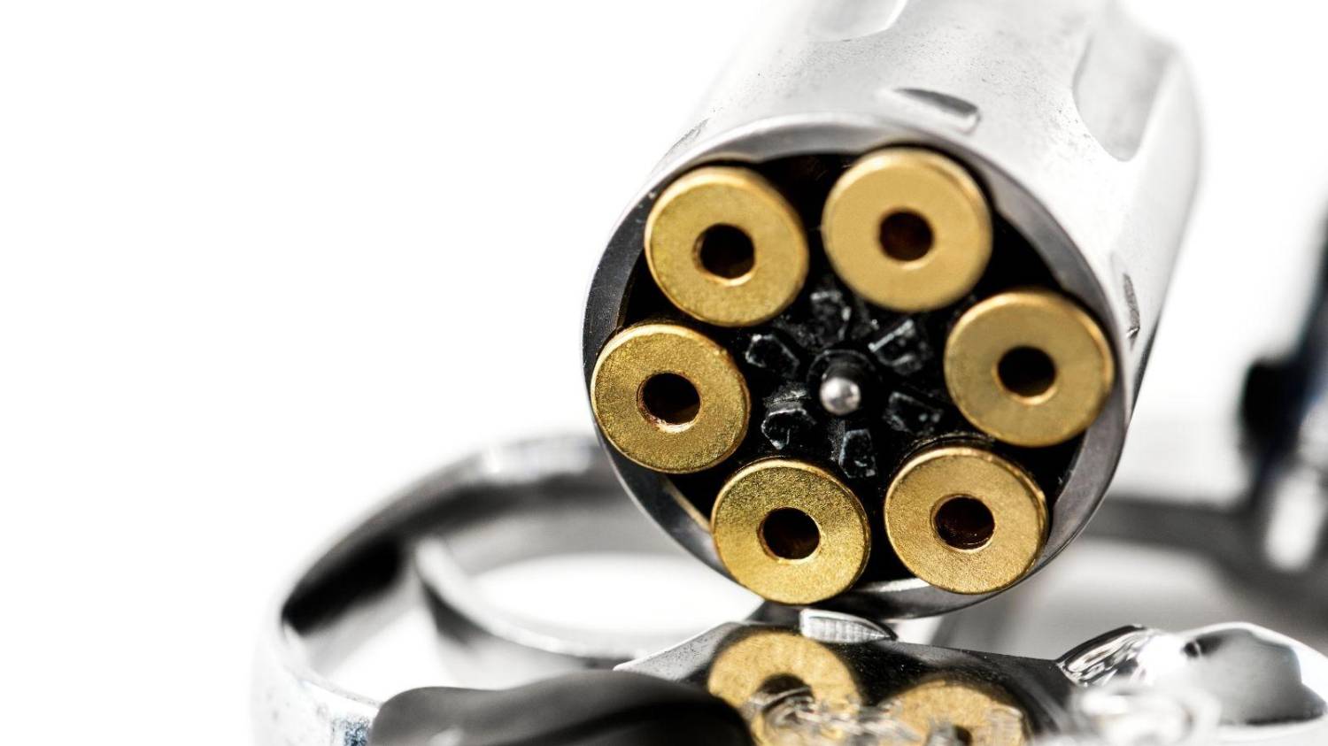 Gerente atingido por tiro disparado por cliente será indenizado Gerente atingido por tiro disparado por cliente será indenizado