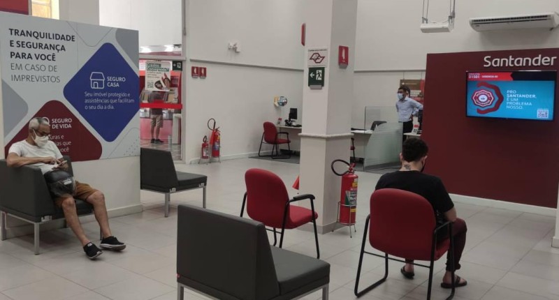 Santander volta a precarizar ambiente de trabalho