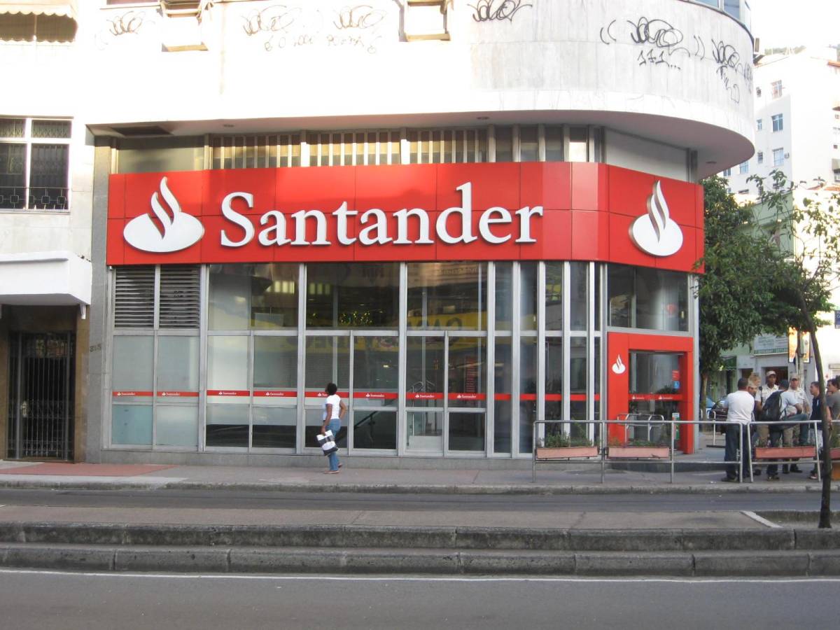COE Santander debate com RH do banco sobre terceirização e banco de horas
