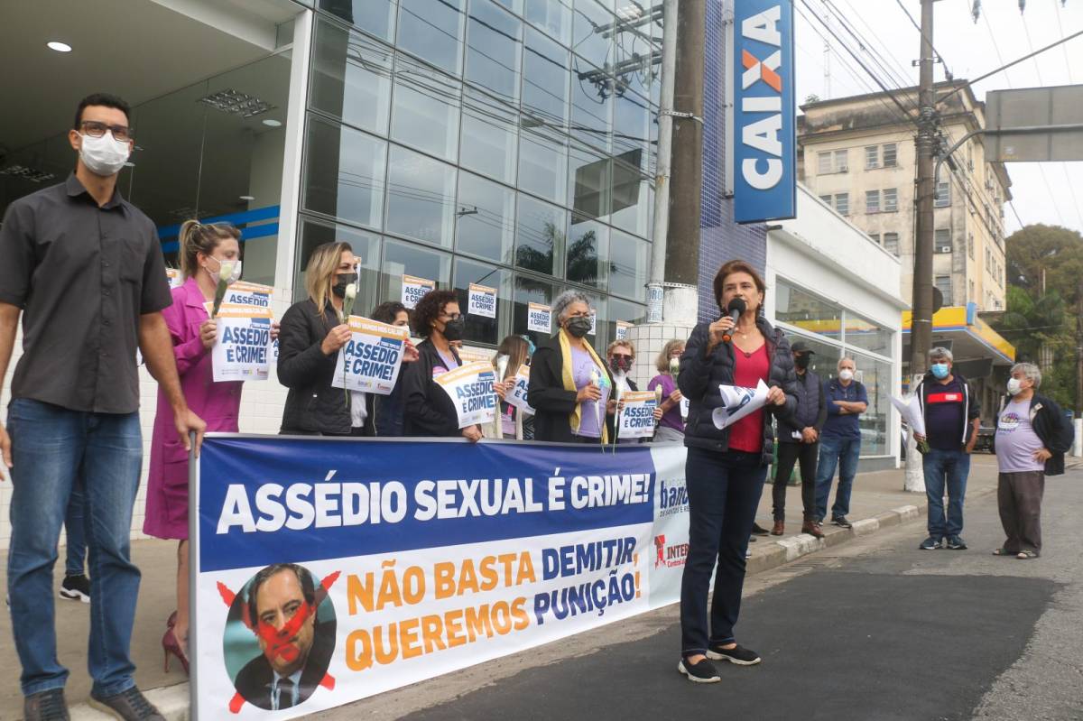 Santos: Sindicato faz ato na Caixa contra assédio sexual de Pedro Guimarães