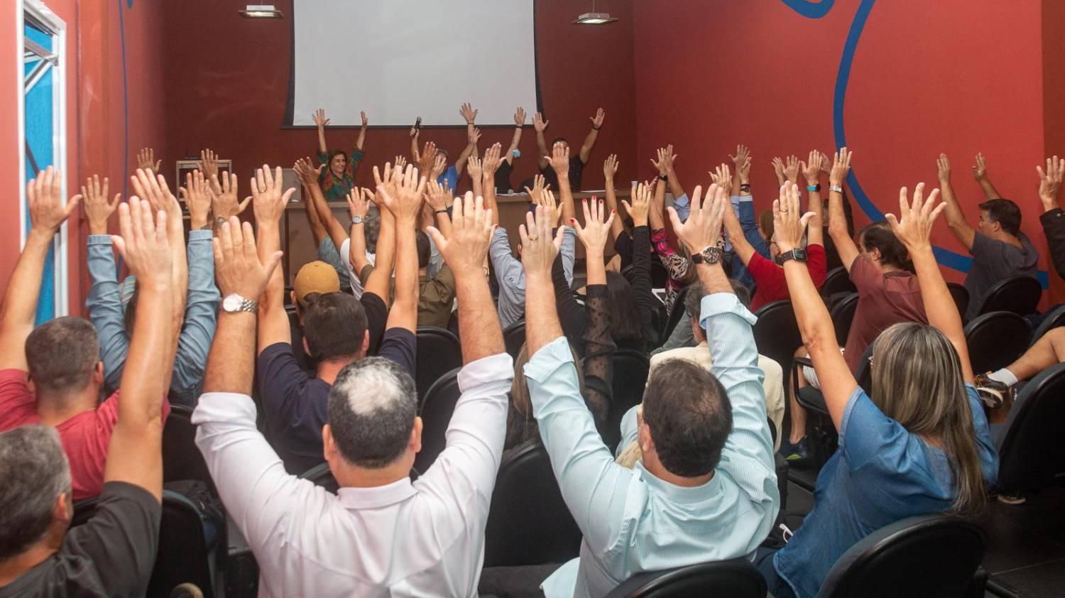 Categoria reprova proposta dos bancos e está em Assembleia Permanente Categoria reprova proposta dos bancos e está em Assembleia Permanente