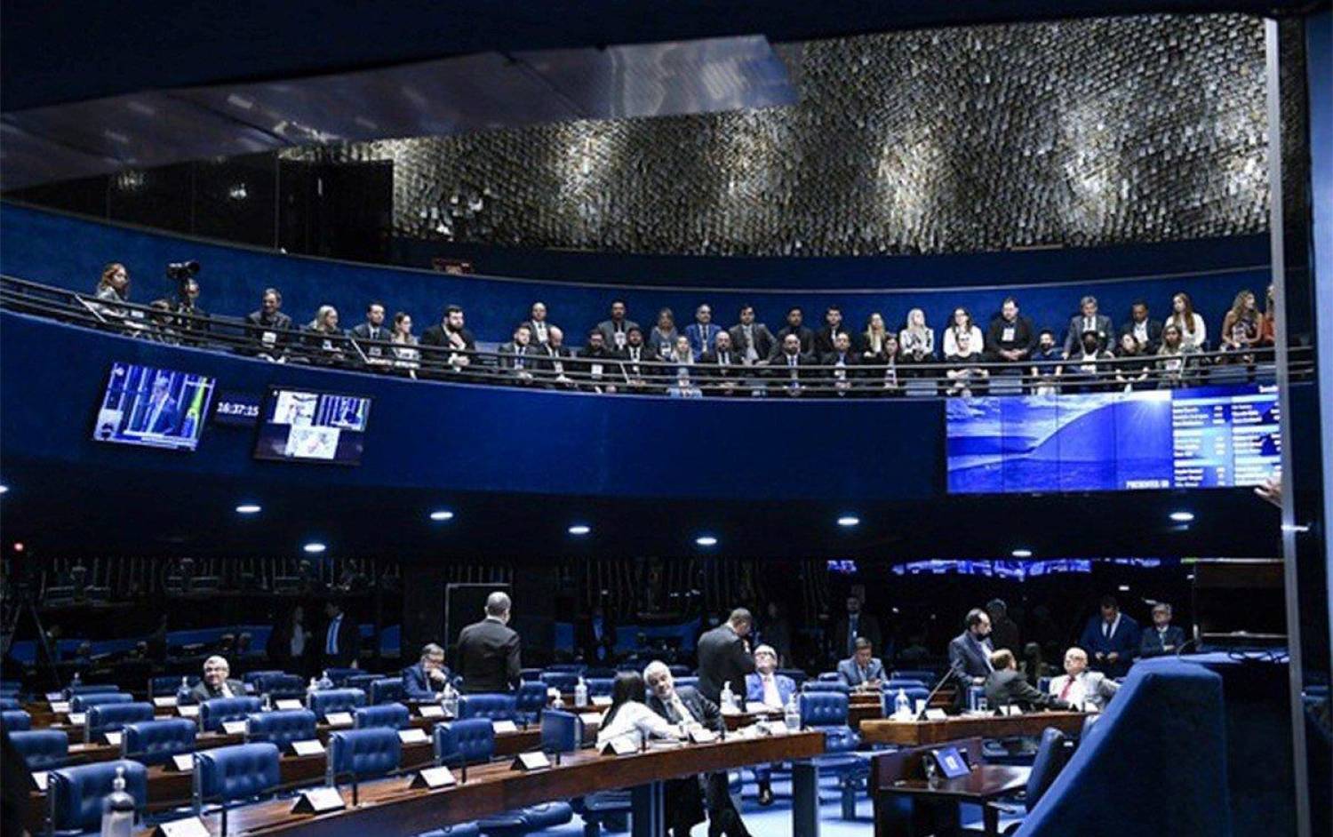 Maioria dos senadores candidatos votou contra o interesse dos trabalhadores Maioria dos senadores candidatos votou contra o interesse dos trabalhadores