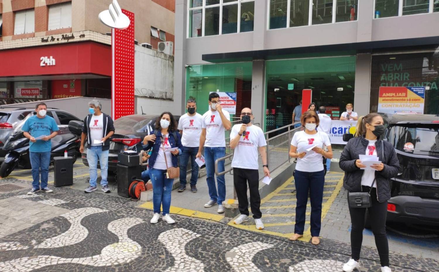 Santander: protestos e assembleia contra terceirização, segunda 10 Santander: protestos e assembleia contra terceirização, segunda 10