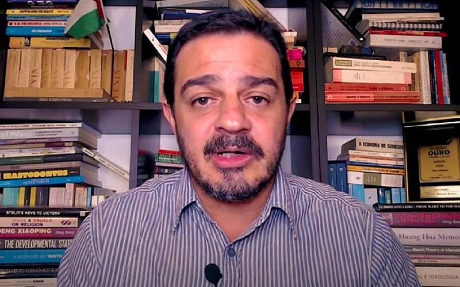 Taxar grandes fortunas é tarefa imensa do governo Lula, diz Elias Jabbour Taxar grandes fortunas é tarefa imensa do governo Lula, diz Elias Jabbour
