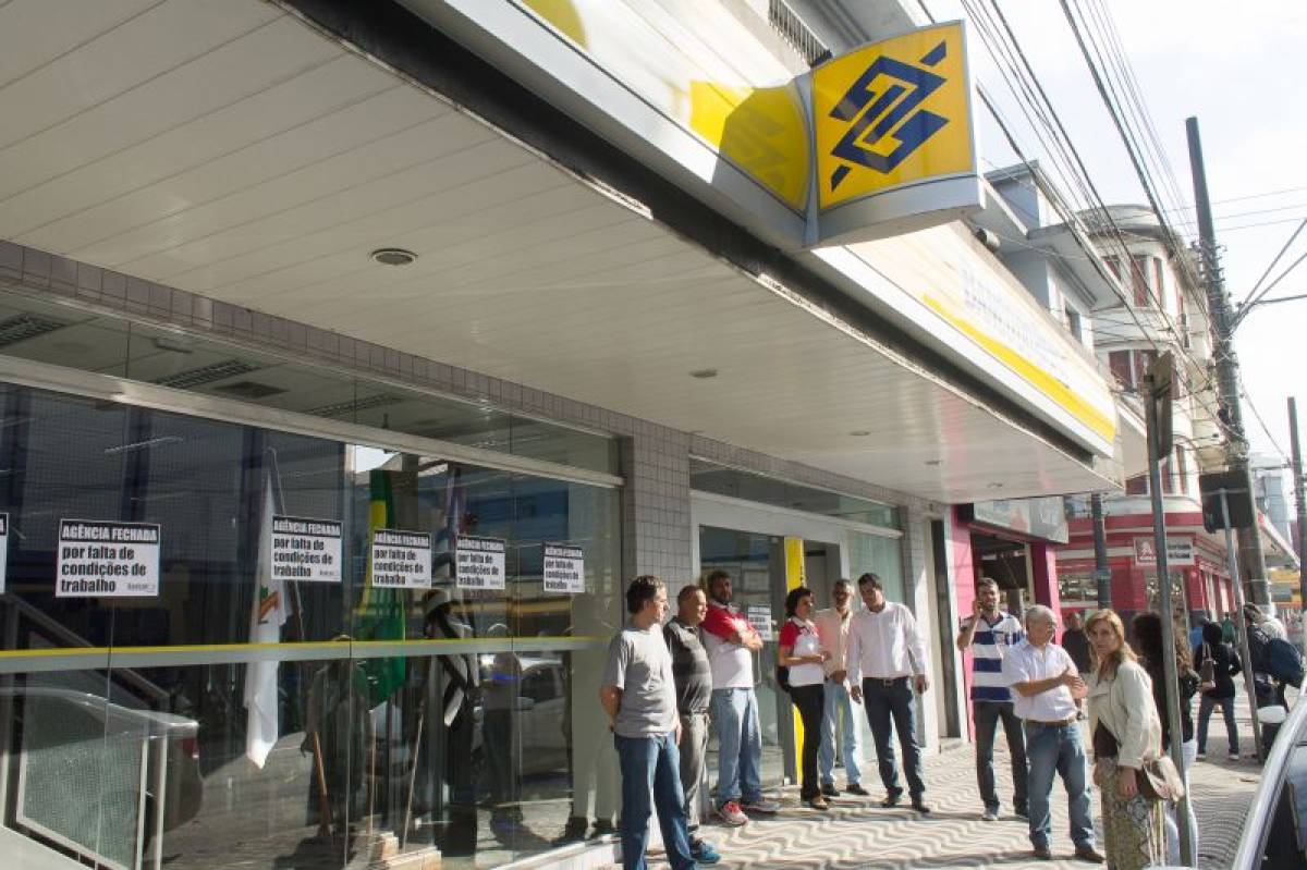 Sindicato fiscaliza suspensão da pausa de 15 minutos para bancárias do BB
