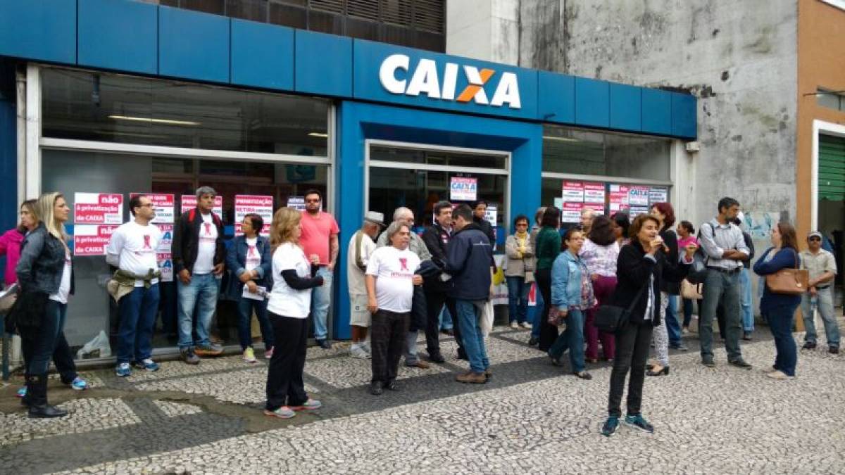 Bancários paralisam Caixa no Dia Nacional de Luta contra privatização