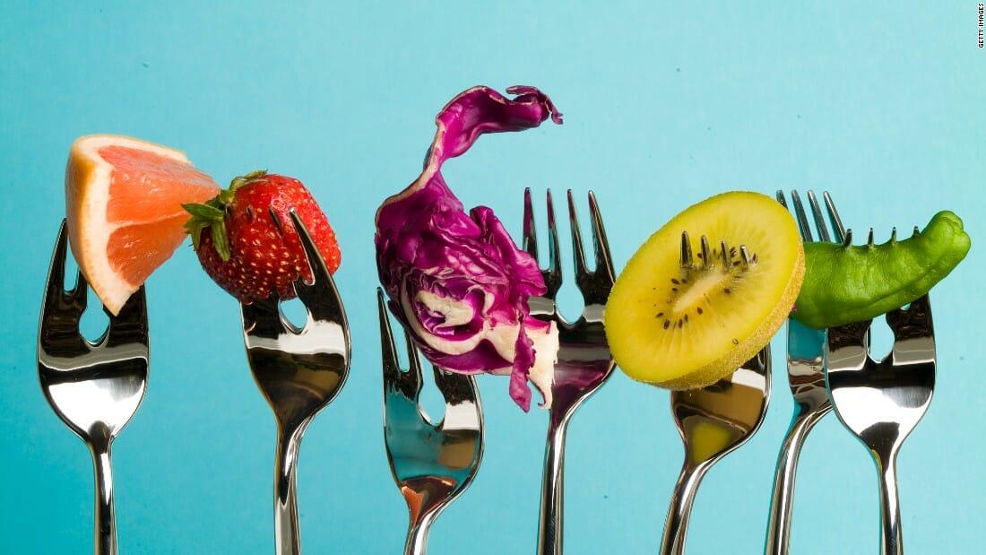 Comer frutas, verduras e legumes crus reduzem depressão, aponta estudo