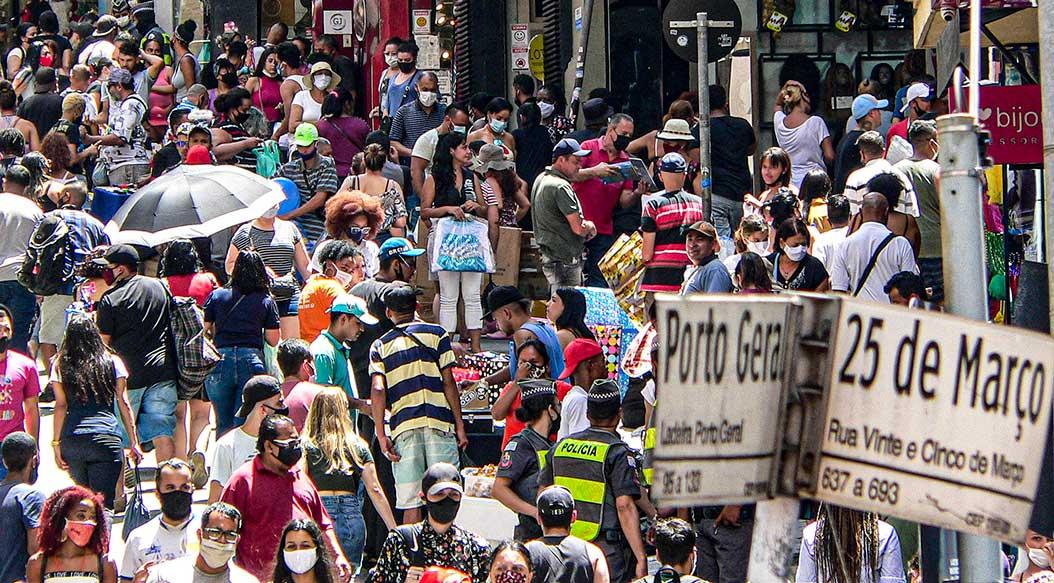 Como 13º salário surgiu de greve geral após vitória do Brasil em 1962