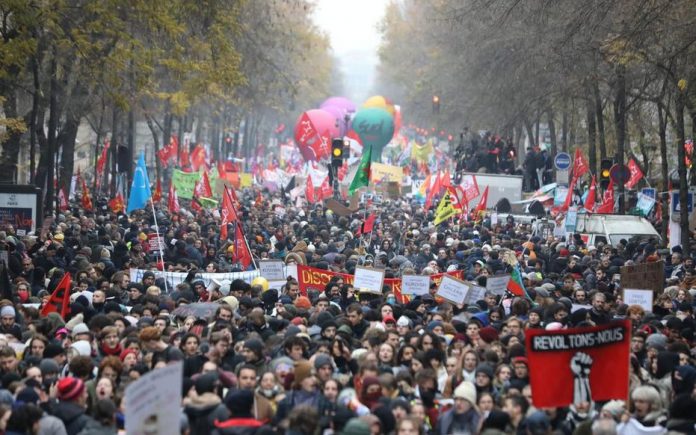 França: sindicatos intensificam protesto contra reforma previdenciária